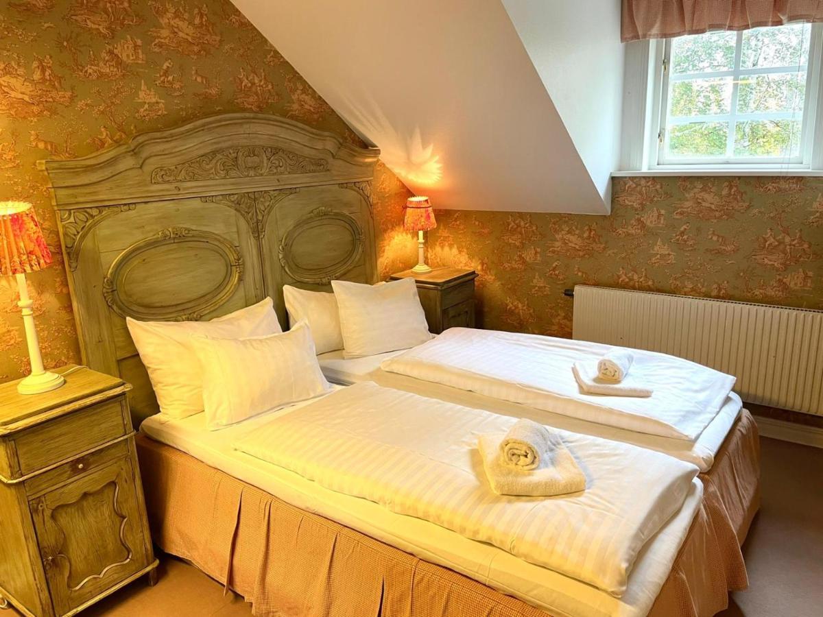 Apertins Hotell Kil Exterior photo