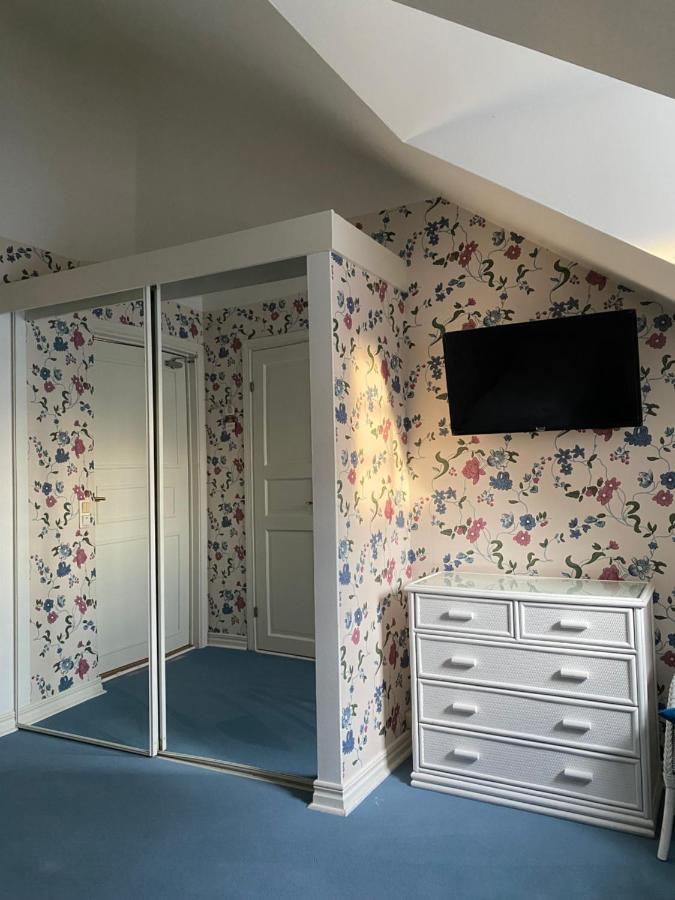 Apertins Hotell Kil Exterior photo